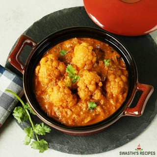 Cauliflower in curry sauce